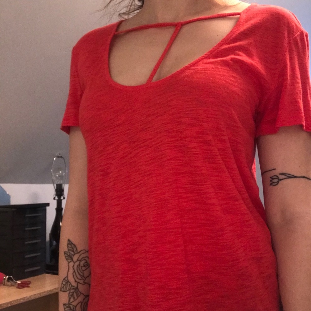 Red cut out short sleeve